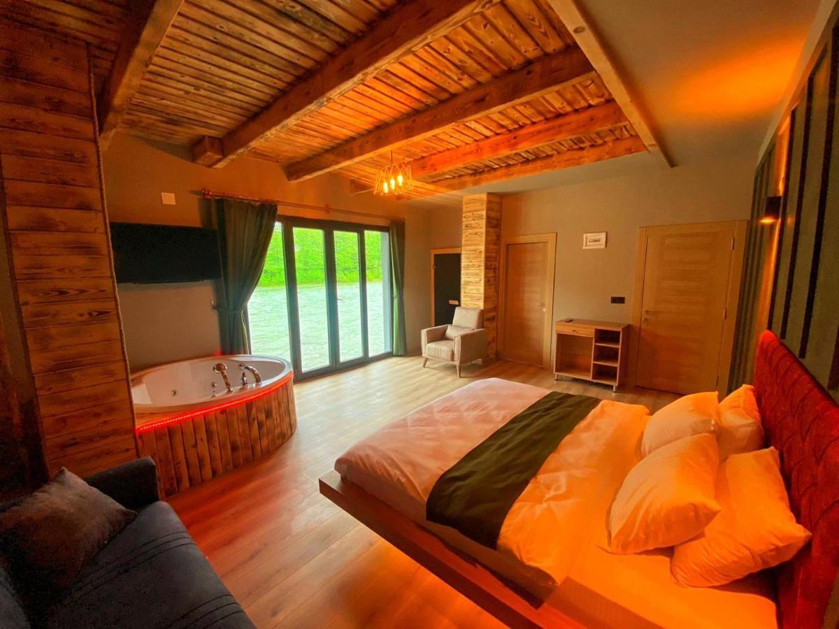 Bed and Breakfast Heaven Vip Wooden Palace Ардешен Экстерьер фото