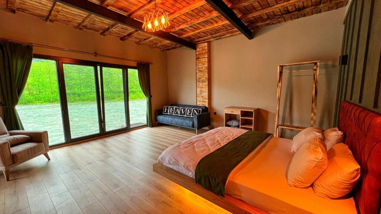Bed and Breakfast Heaven Vip Wooden Palace Ардешен Экстерьер фото
