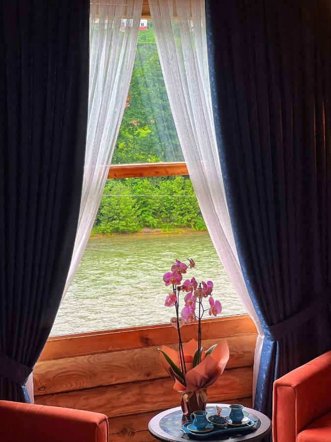 Bed and Breakfast Heaven Vip Wooden Palace Ардешен Экстерьер фото